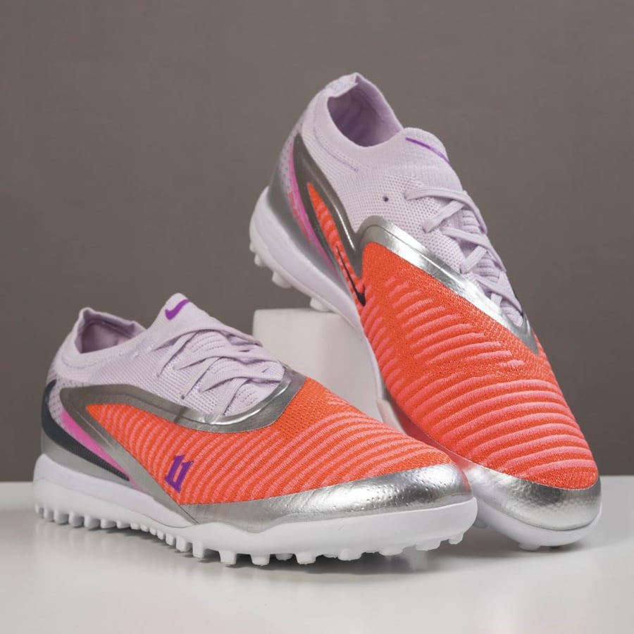 جزمة كرة قدم Nike