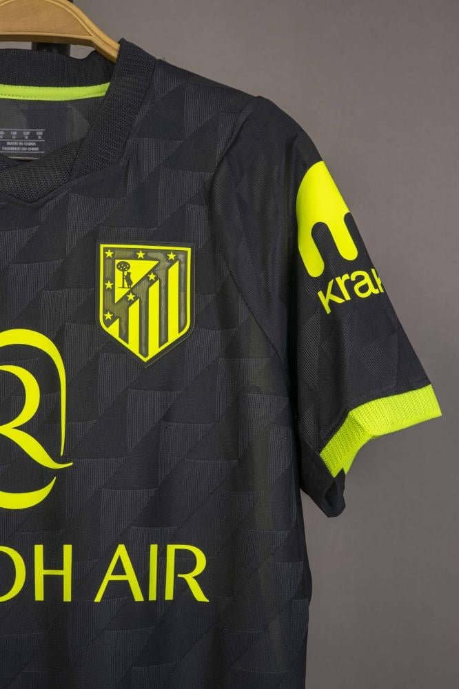 طقم اتلتيكو مدريد الاحتياطي 2026/2027