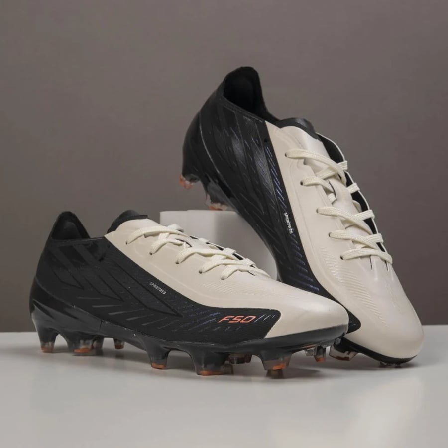 جزمة كرة قدم اطفال Adidas