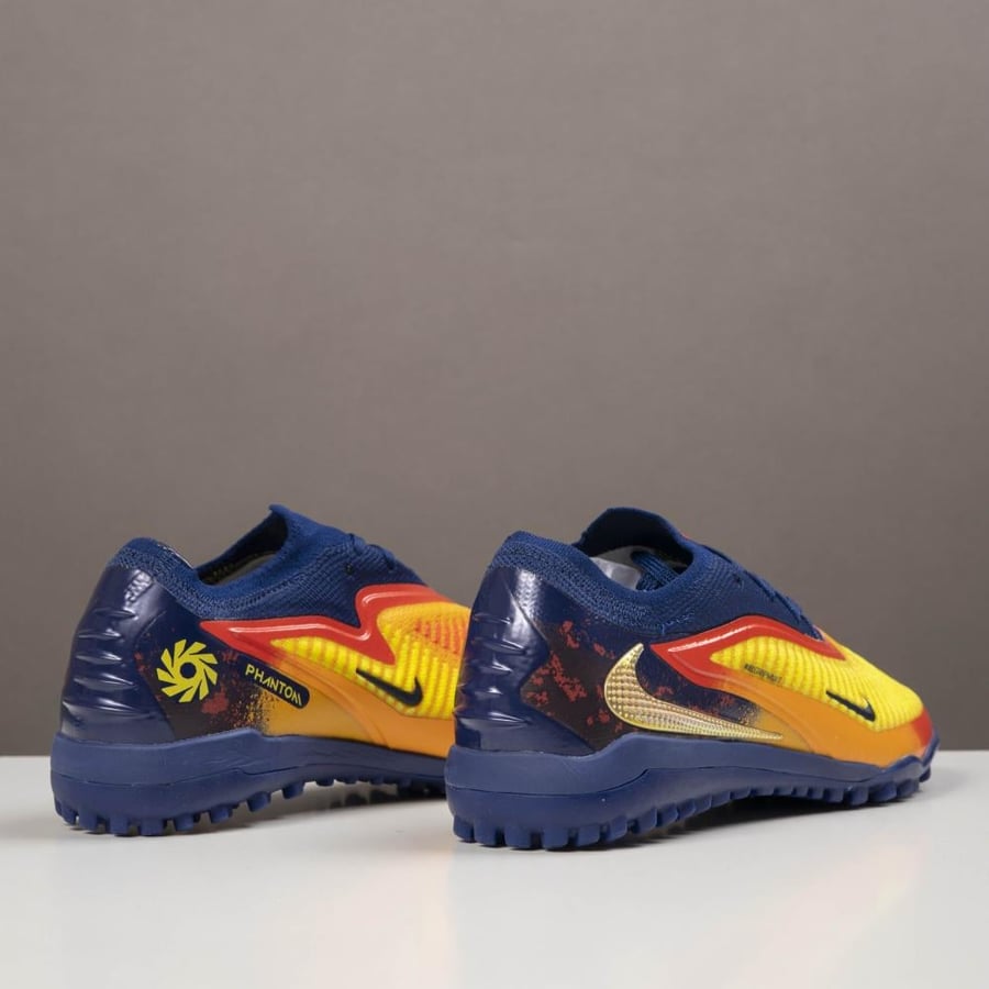Nike soccer shoe