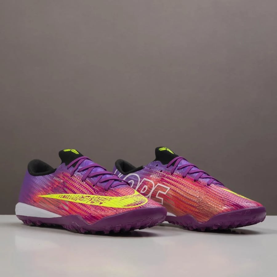 جزمة كرة قدم اطفال  Nike