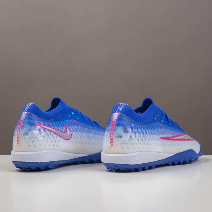 جزمة كرة قدم Nike
