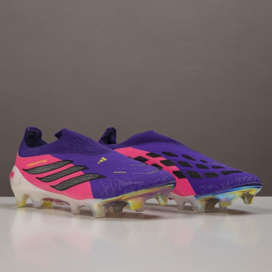 جزمة كرة قدم Adidas