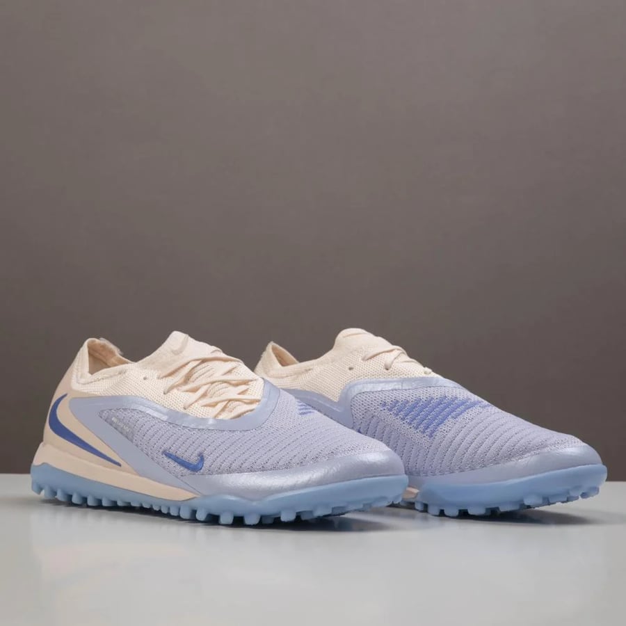جزمة كرة قدم اطفال  Nike