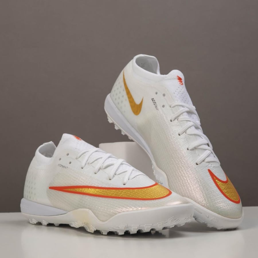 جزمة كرة قدم Nike