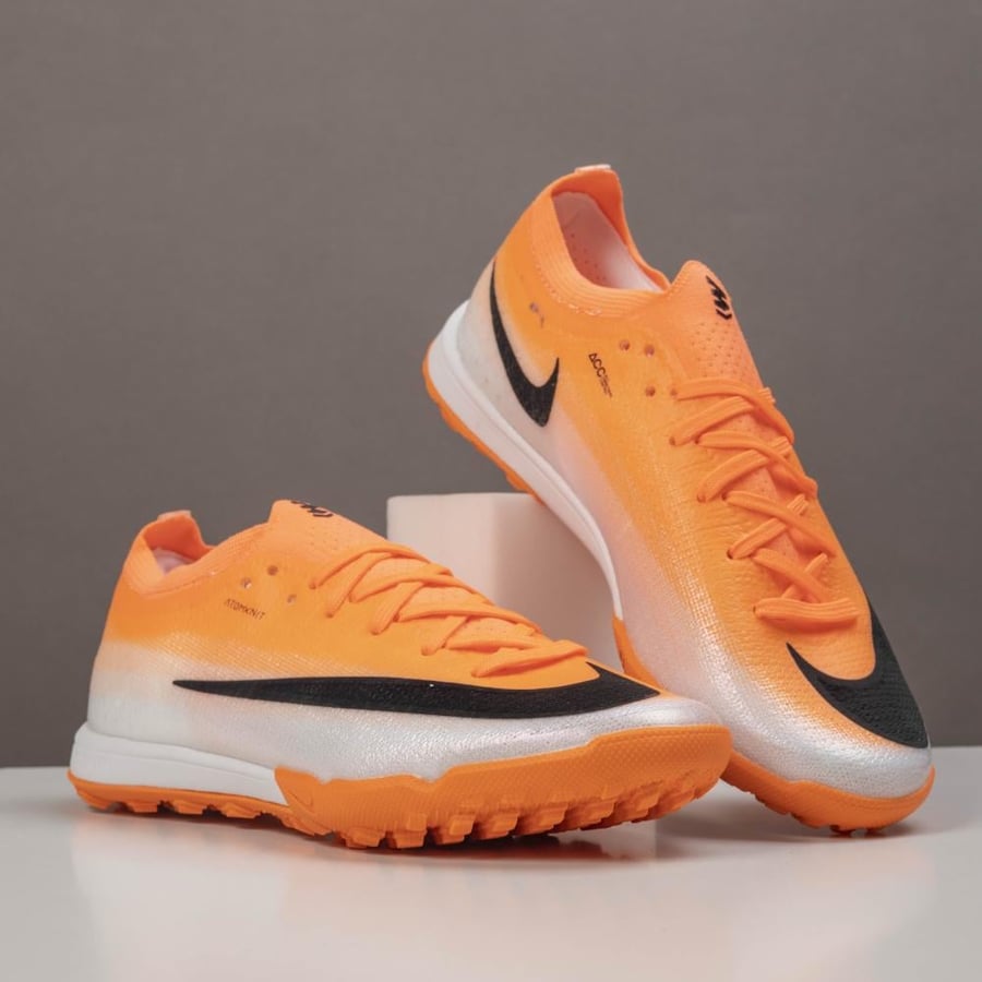 جزمة كرة قدم اطفال  Nike