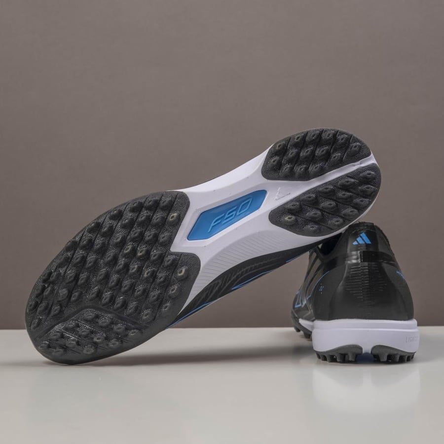جزمة كرة قدم اطفال Adidas