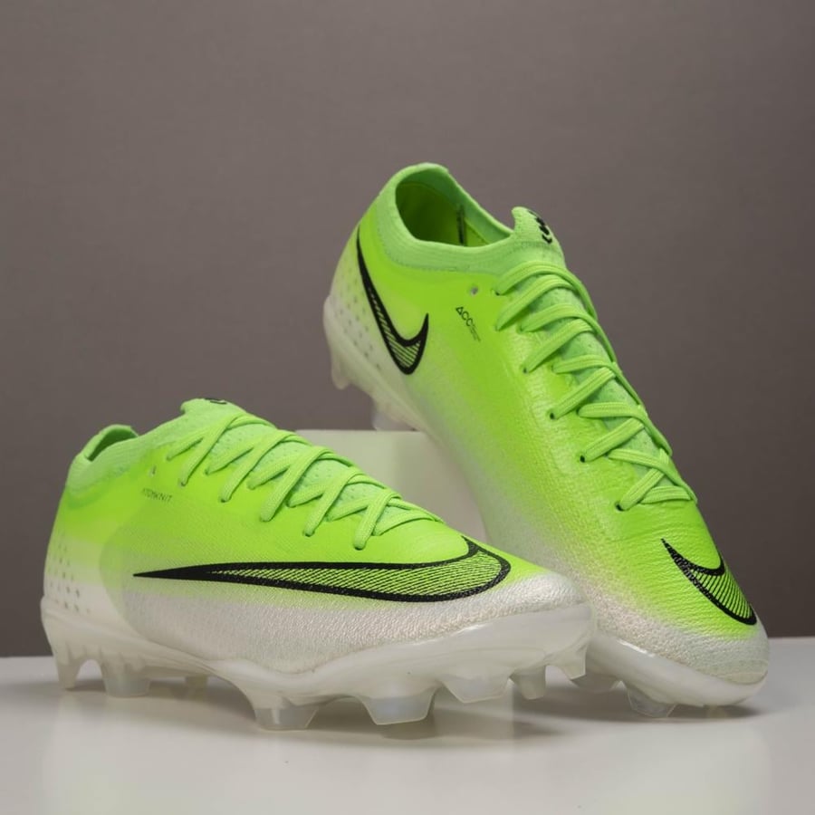 جزمة كرة قدم Nike