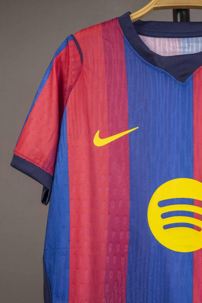 قميص برشلونة الاساسي 2026/2027