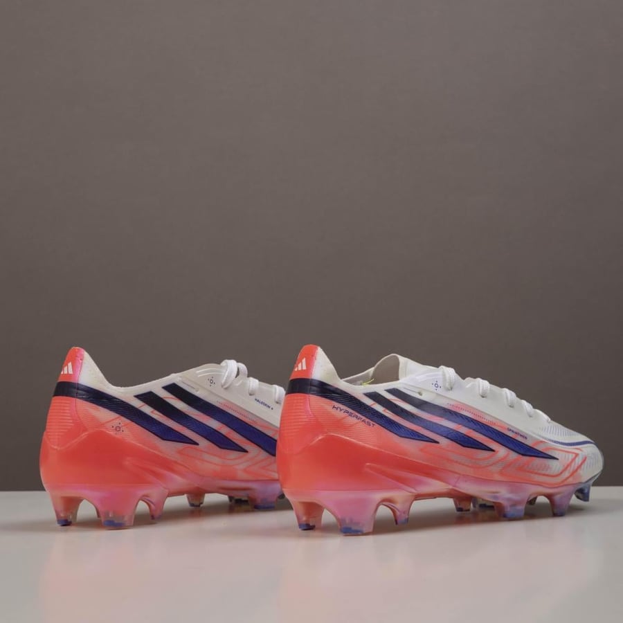 جزمة كرة قدم اطفال Adidas