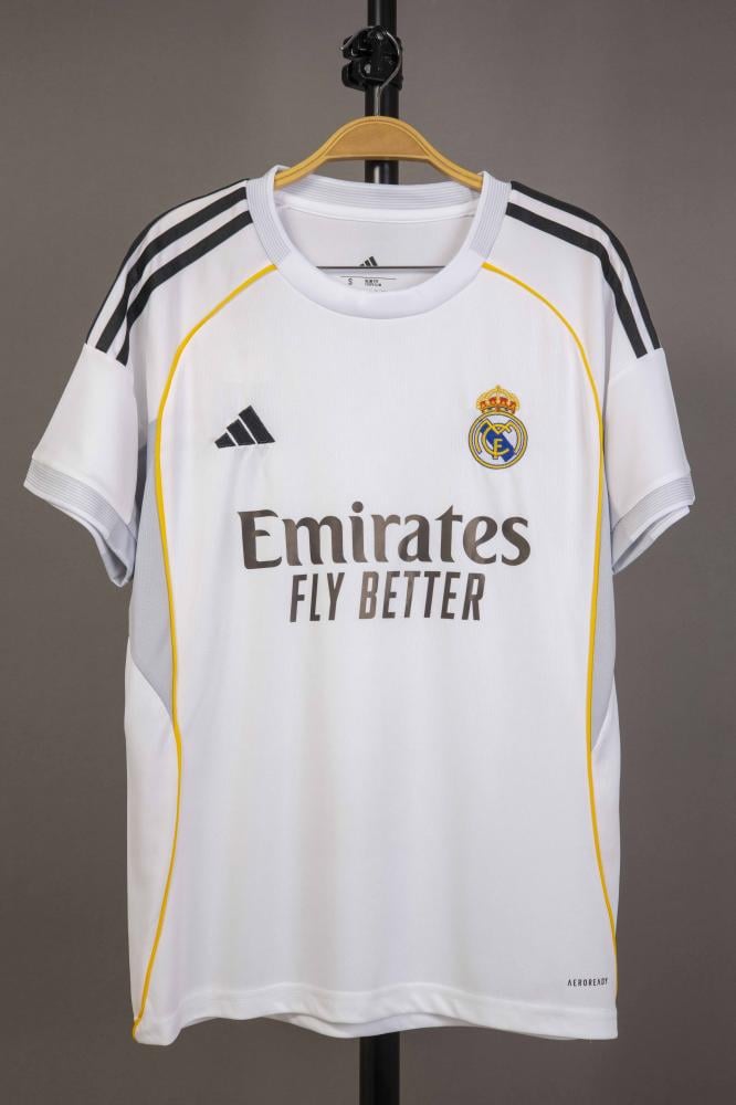 طقم ريال مدريد الاساسي 2025/22026