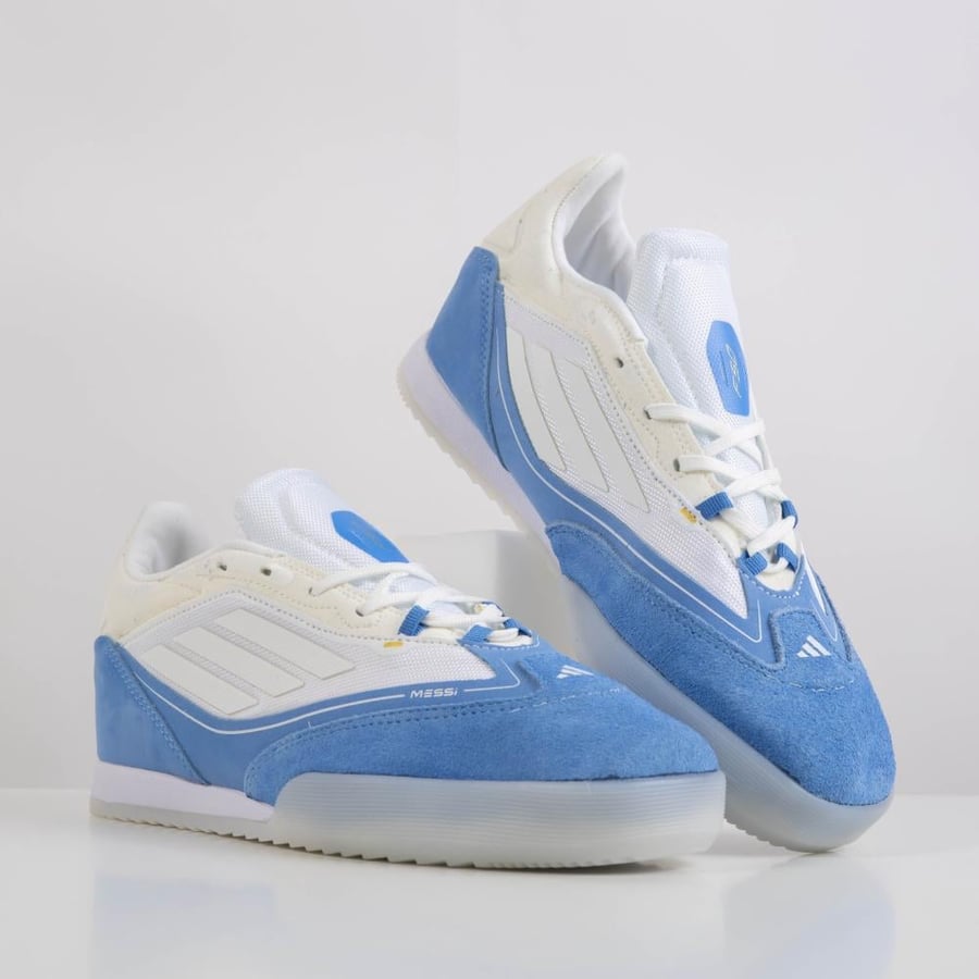 جزمة كرة قدم Adidas