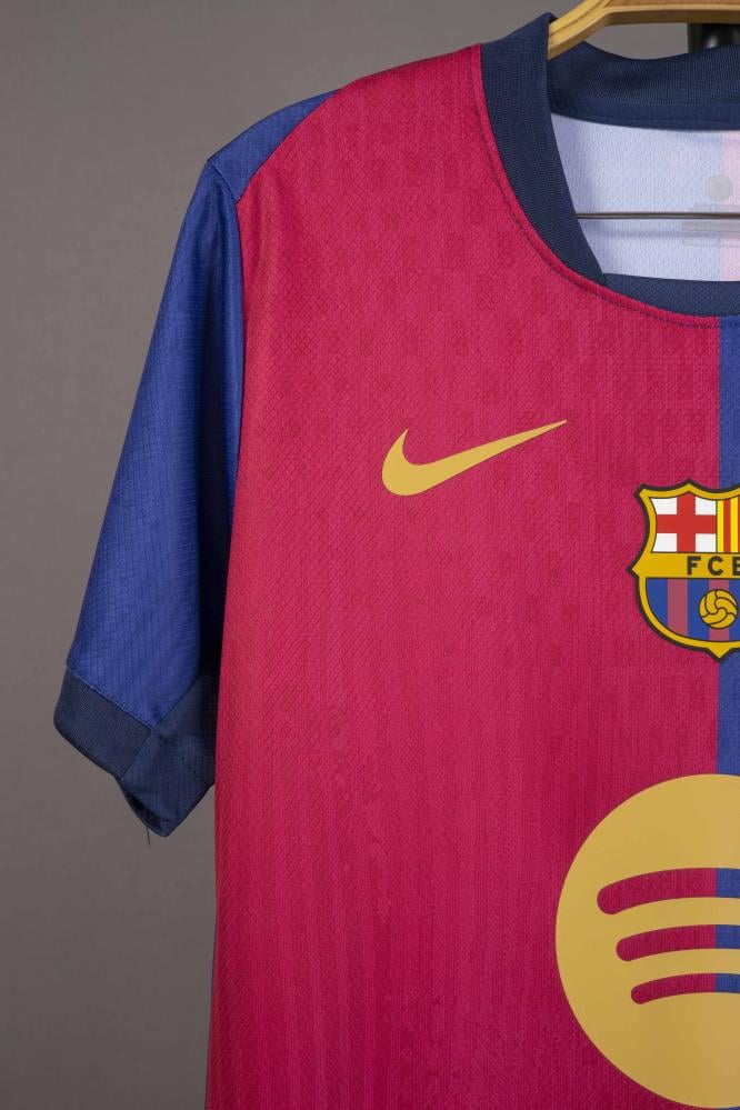 قميص برشلونة الاحتياطي 2025/2026