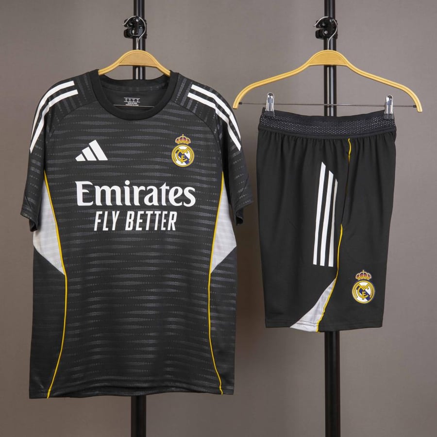 طقم تمارين ريال مدريد 2025/2026