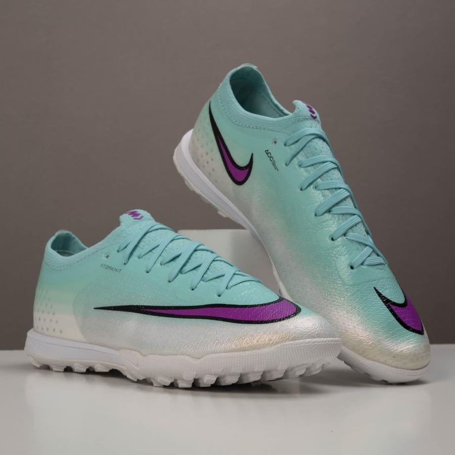 جزمة كرة قدم Nike