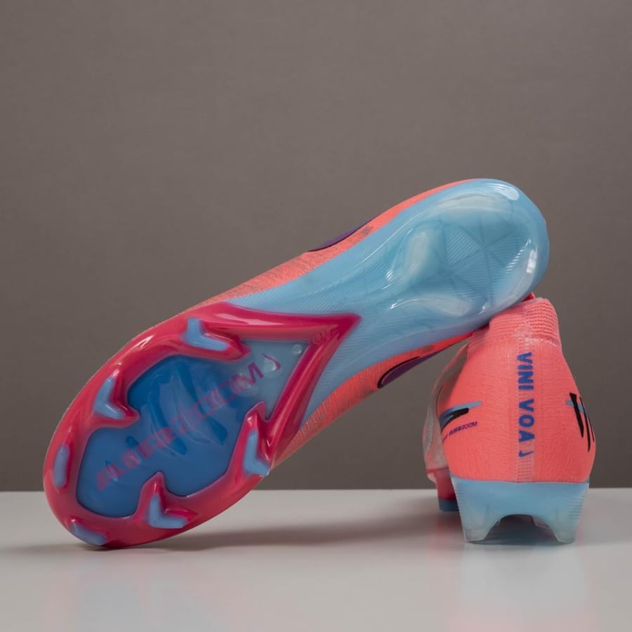 جزمة كرة قدم Nike