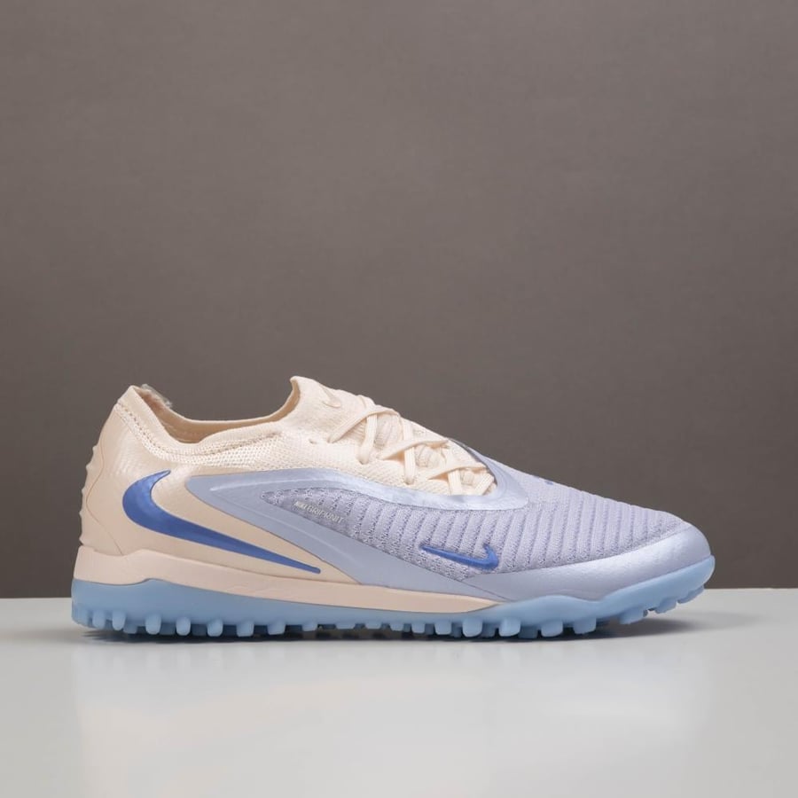 جزمة كرة قدم اطفال  Nike