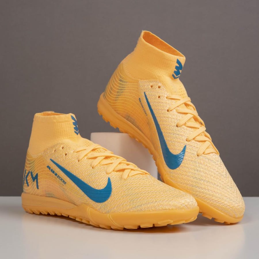 جزمة كرة قدم Nike