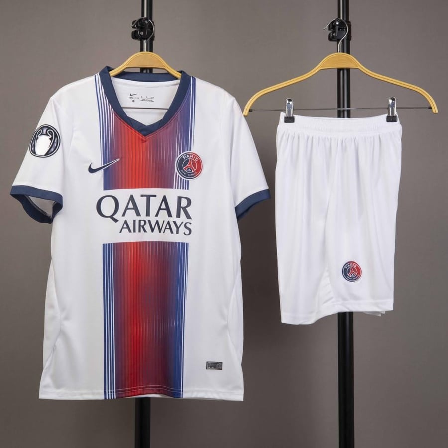 طقم باريس الاحتياطي 2026/2027