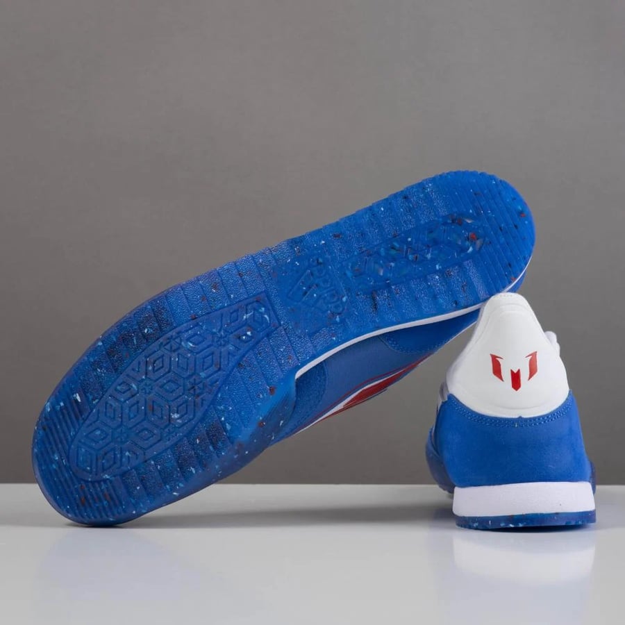 جزمة كرة قدم Adidas