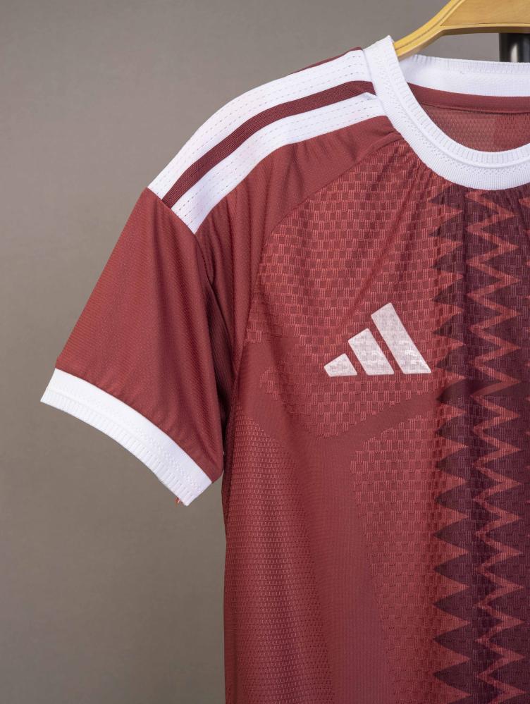 قميص منتحب قطر 2026/2027
