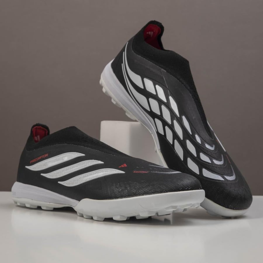 جزمة كرة قدم اطفال  Adidas