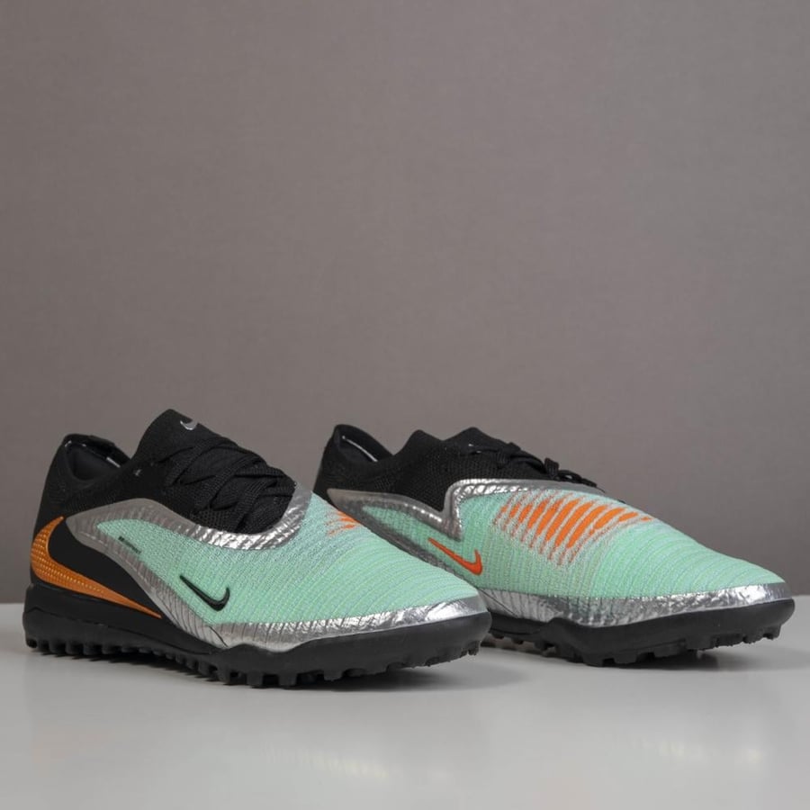Nike soccer shoe