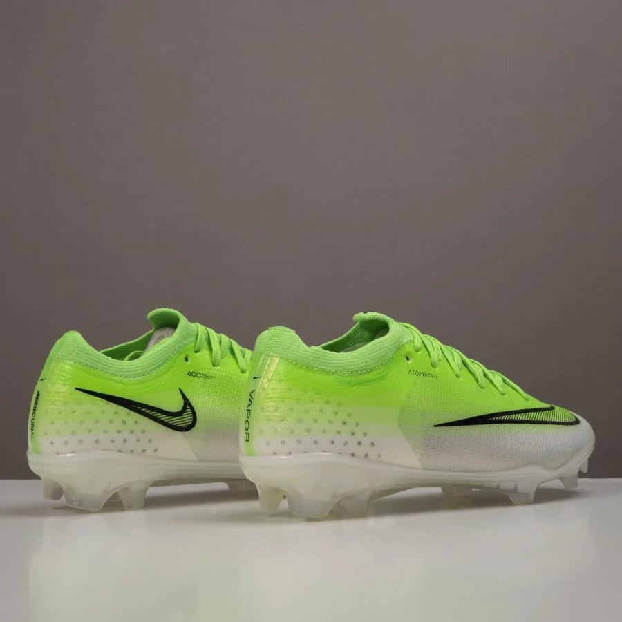 جزمة كرة قدم Nike