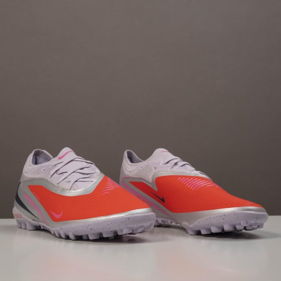 جزمة كرة قدم اطفال  Nike