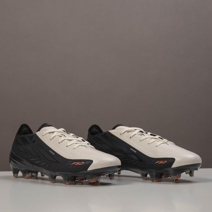 جزمة كرة قدم اطفال Adidas