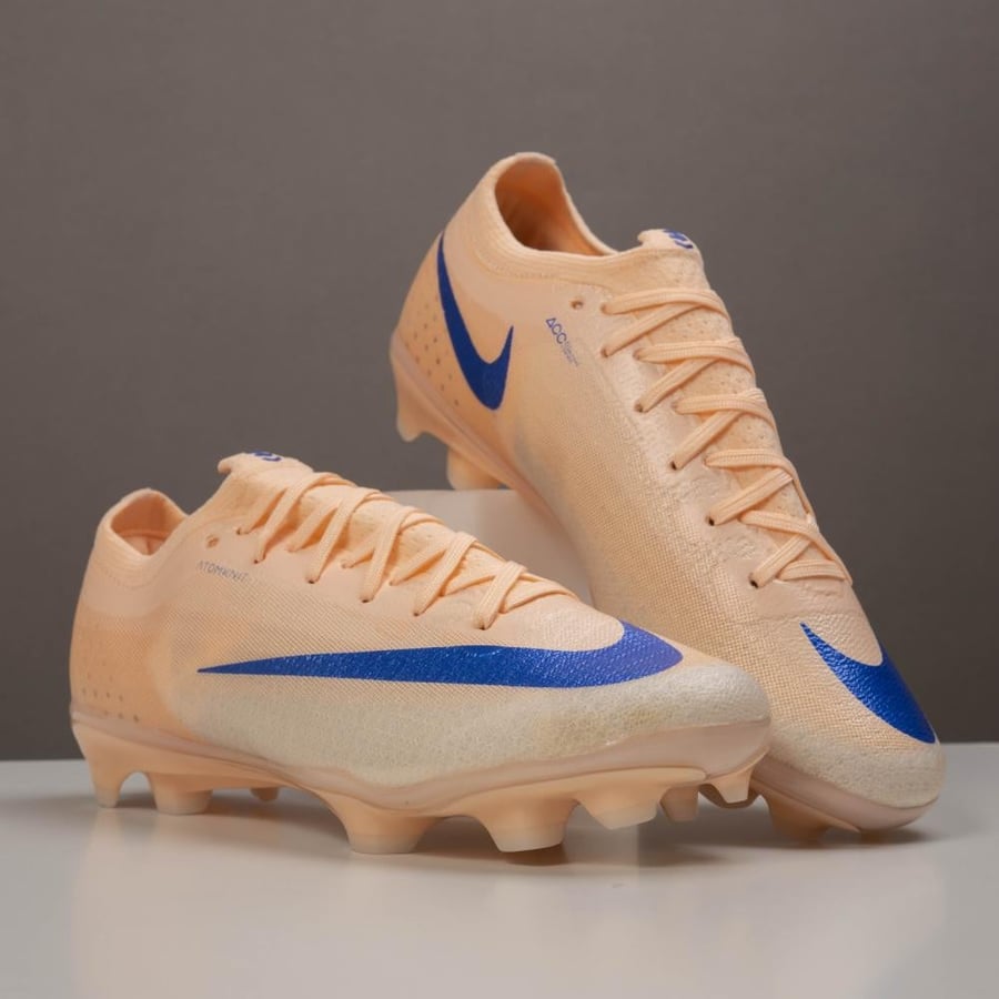 جزمة كرة قدم Nike