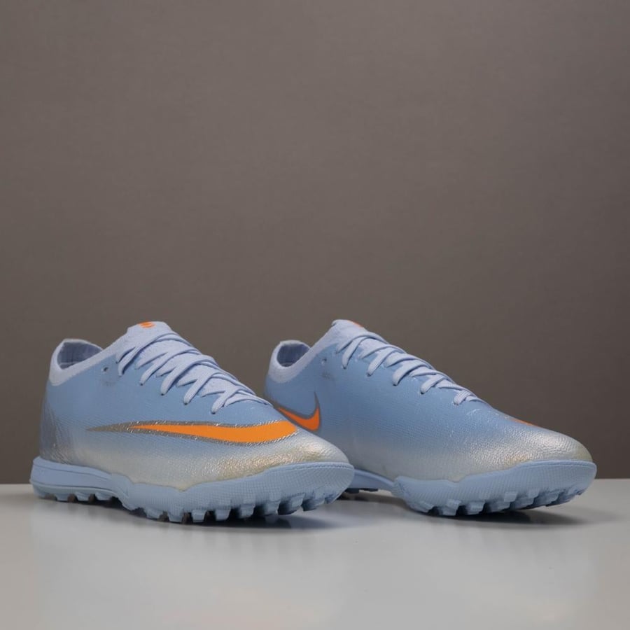 جزمة كرة قدم Nike