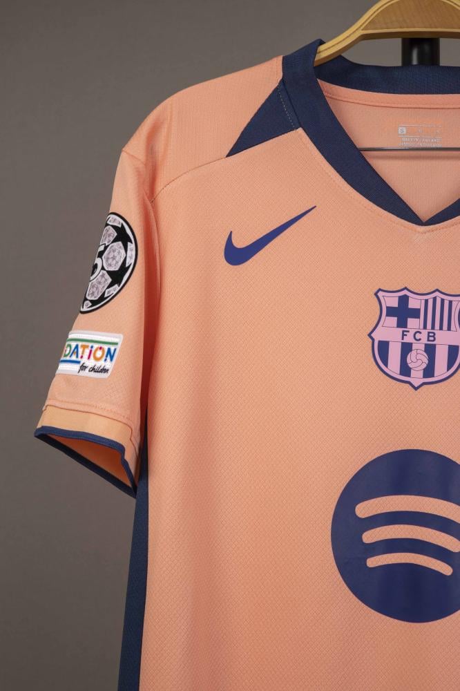 طقم برشلونة الاحتياطي 2025/2026