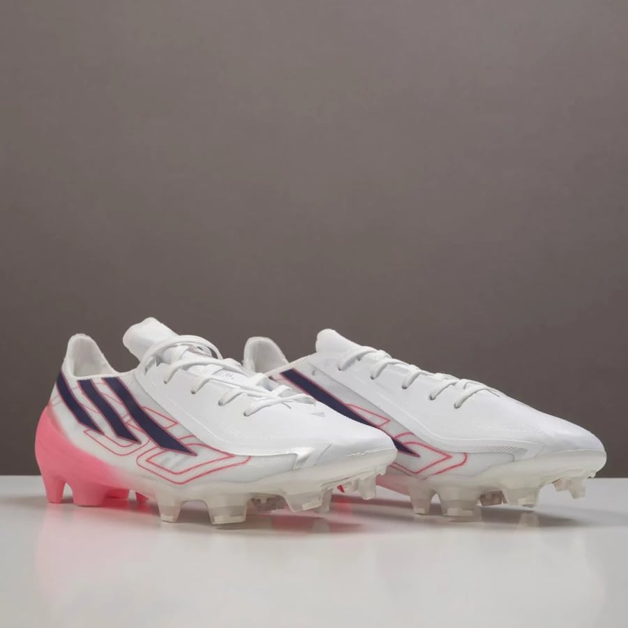 جزمة كرة قدم اطفال  Adidas