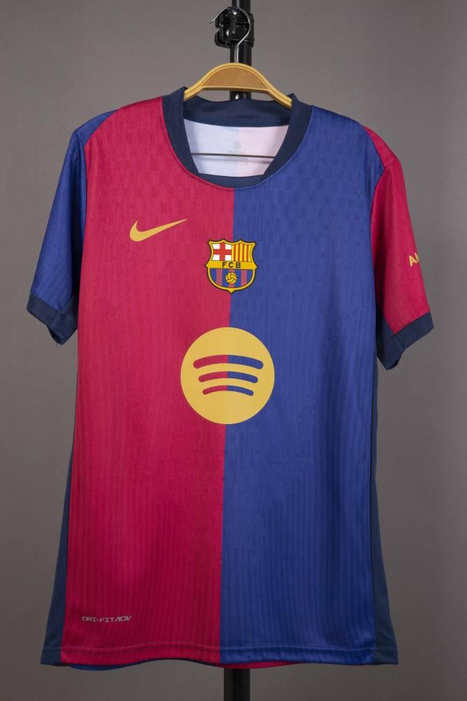 قميص برشلونة الاحتياطي 2025/2026