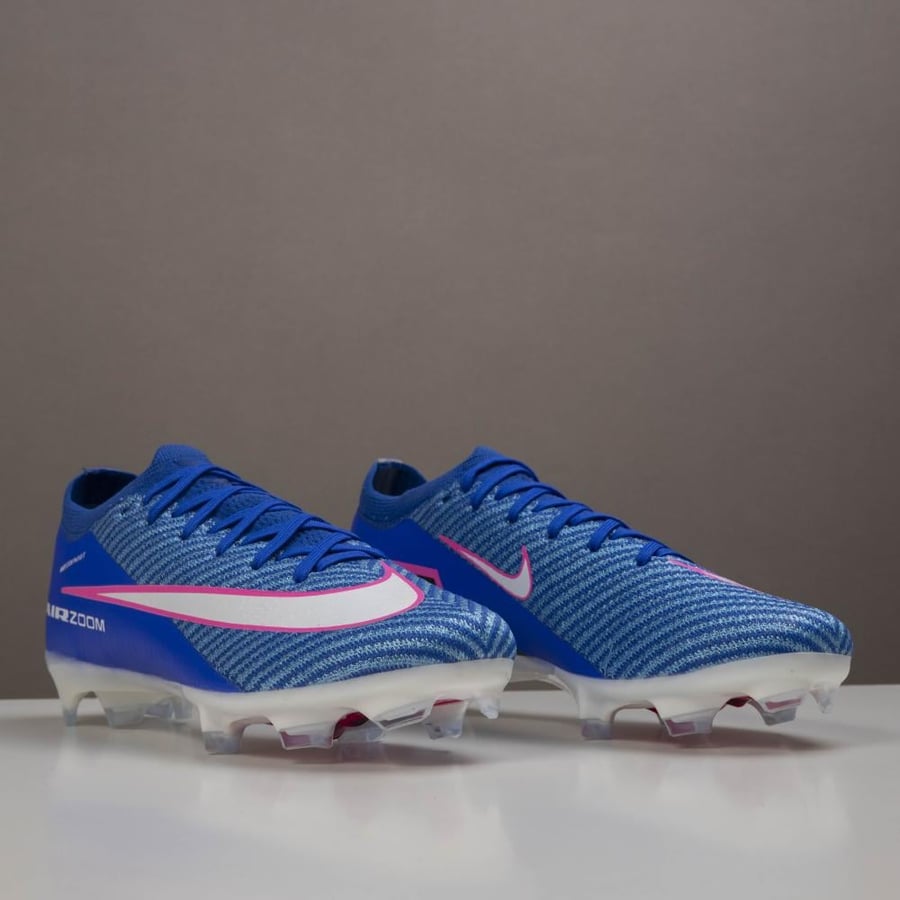 جزمة كرة قدم Nike
