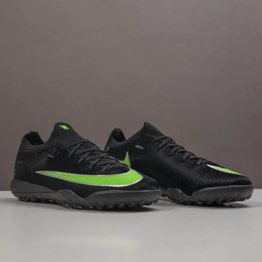 جزمة كرة قدم اطفال  Nike