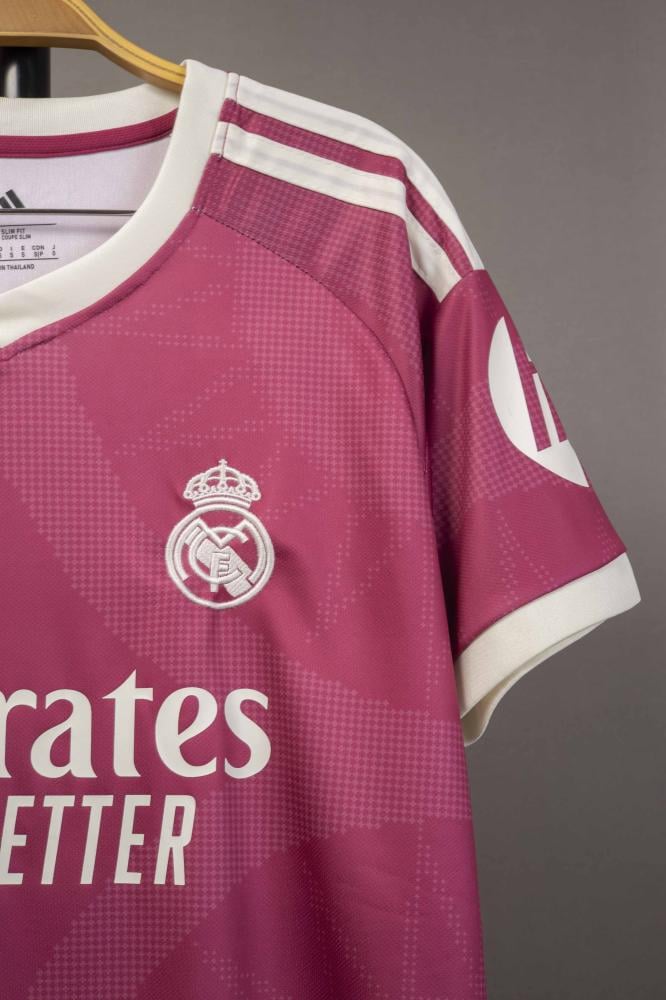 طقم ريال مدريد الاحتياطي   2026/2027