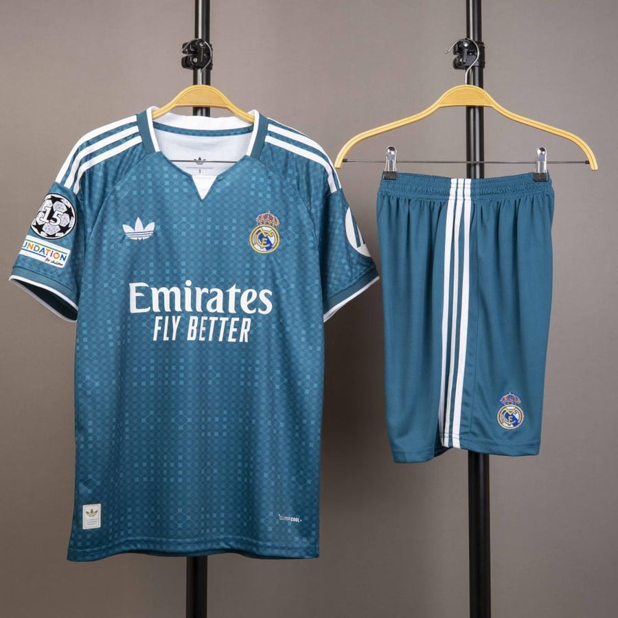 طقم ريال مدريد الاحتياطي  2026/2027