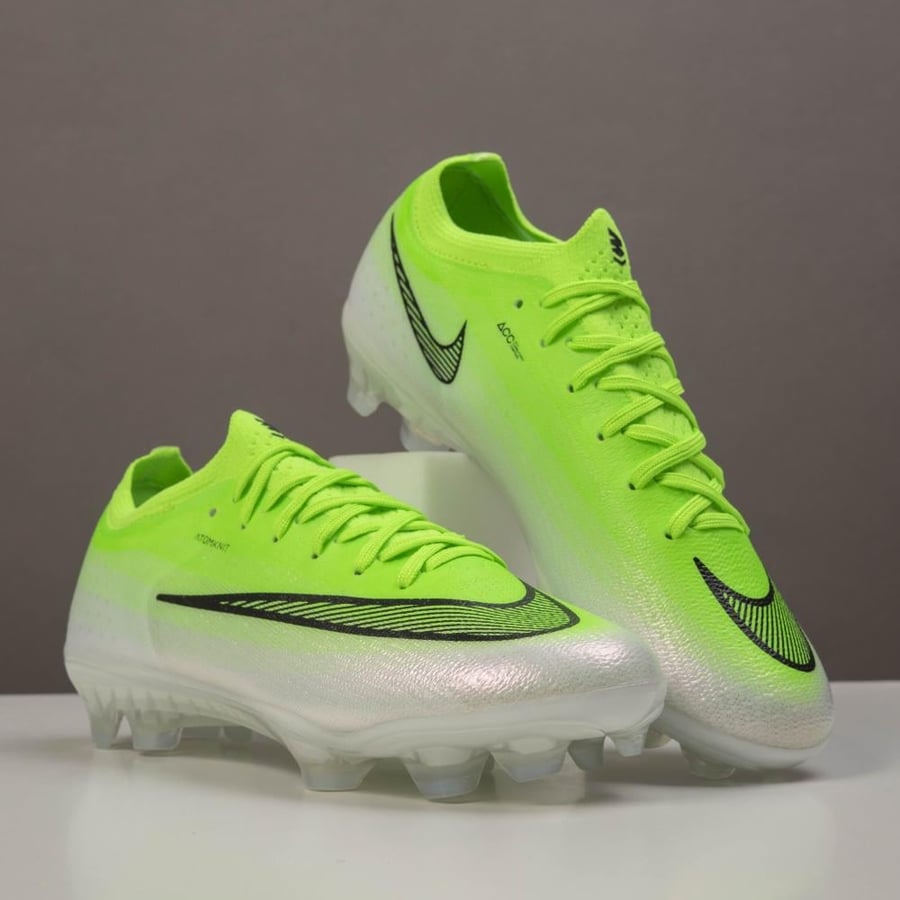 جزمة كرة قدم اطفال  Nike