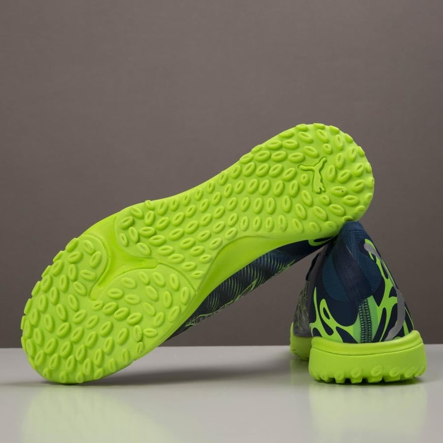 جزمة كرة قدم PUMA