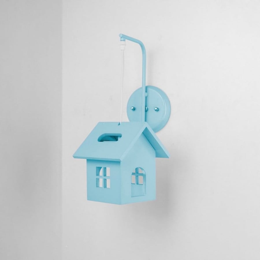 Lighting children's bedrooms (boys) in the form of a blue house
