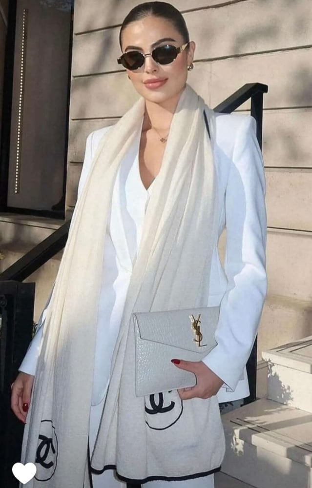 سكارف  ابيض vip