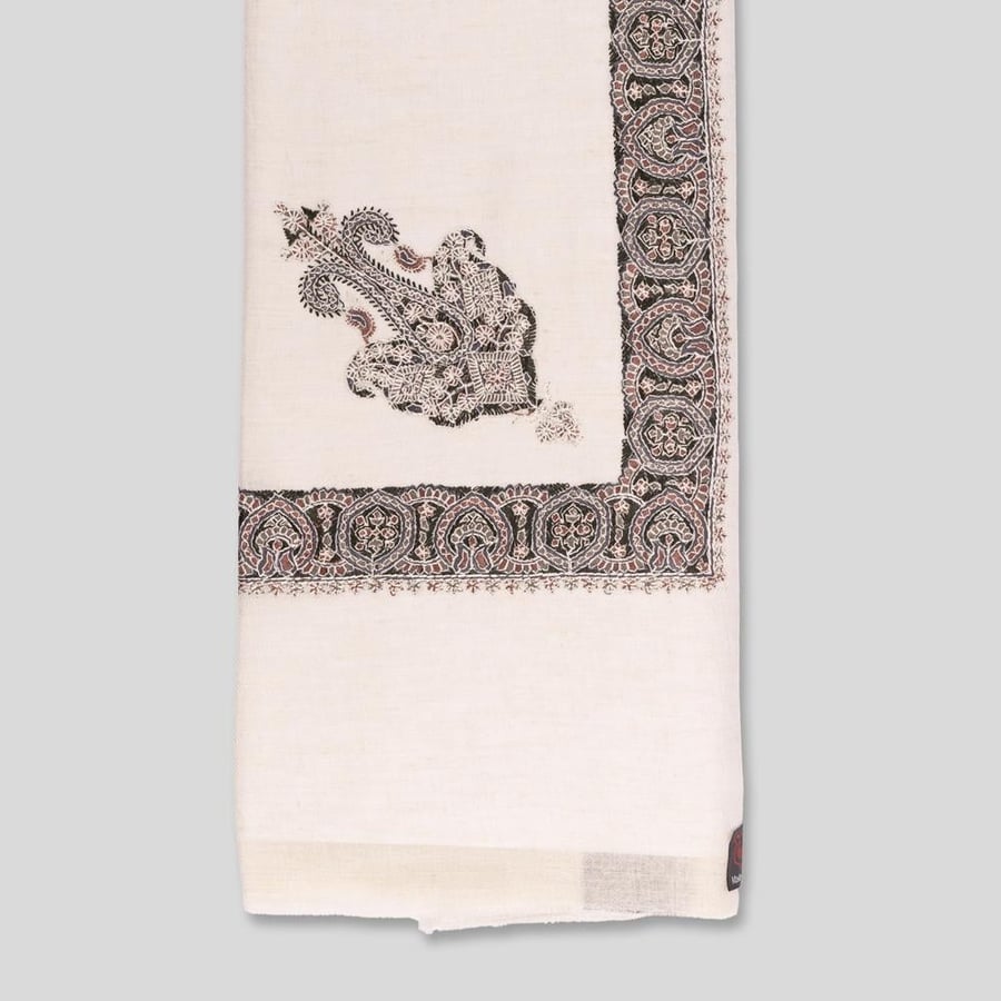 The horsemen's shawl, Indian, wide pattern, 204-07