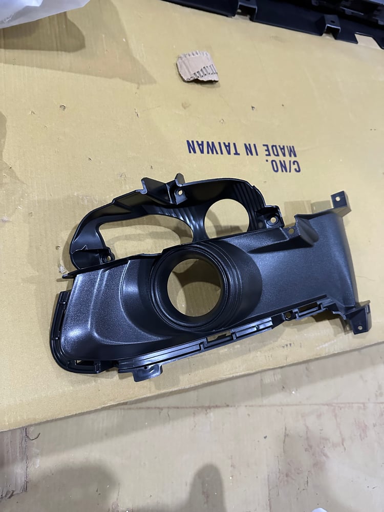 Front left headlight with Mustang decor 2015-2017
