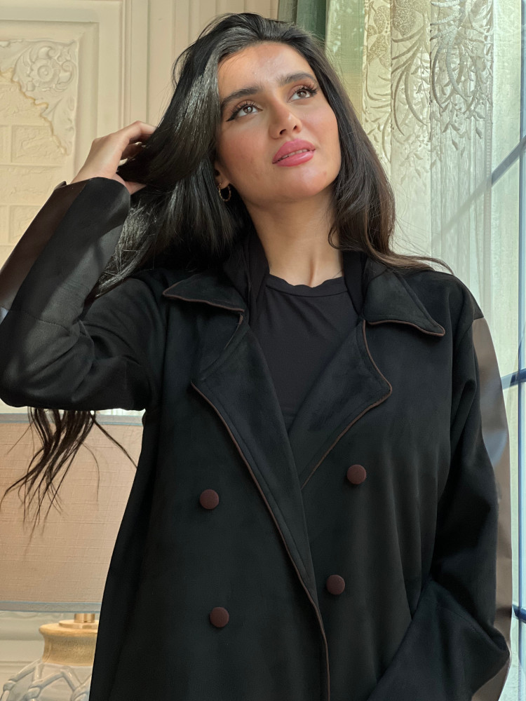 عباية شاموا مرد مزينه بالجلد البني من الأكمام