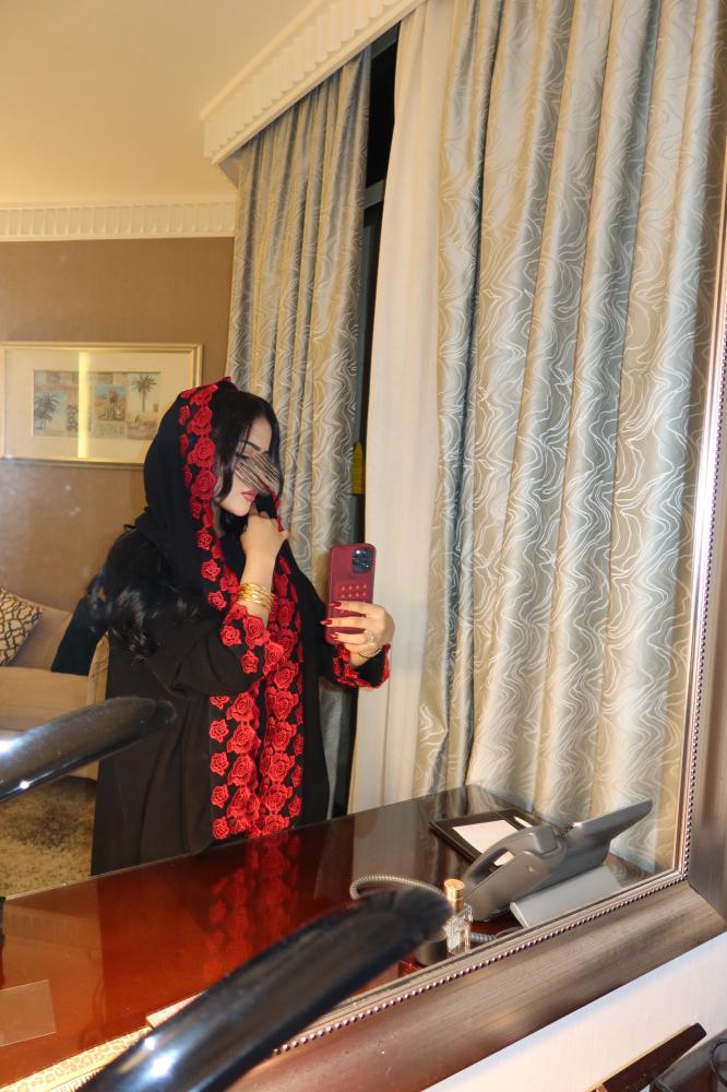 Alhnoof abaya