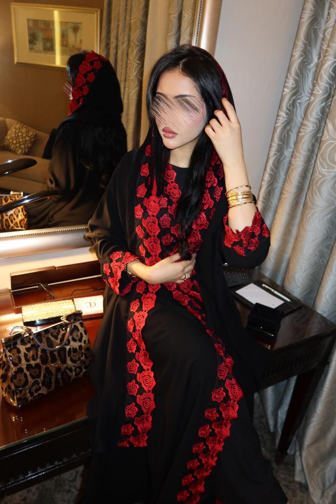 Alhnoof abaya