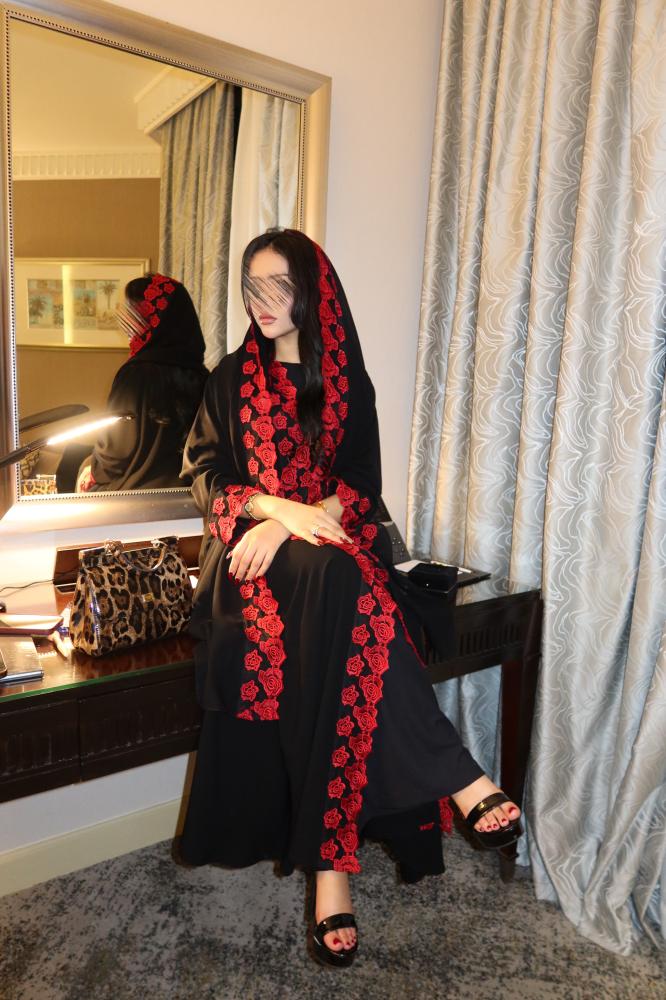 Alhnoof abaya