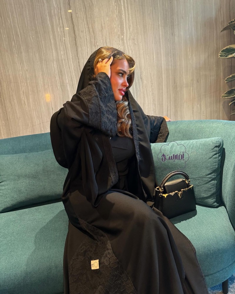 دانتيلا اسود